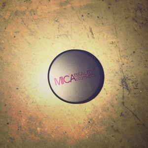Mica Beauty Cosmetics highlighter #3